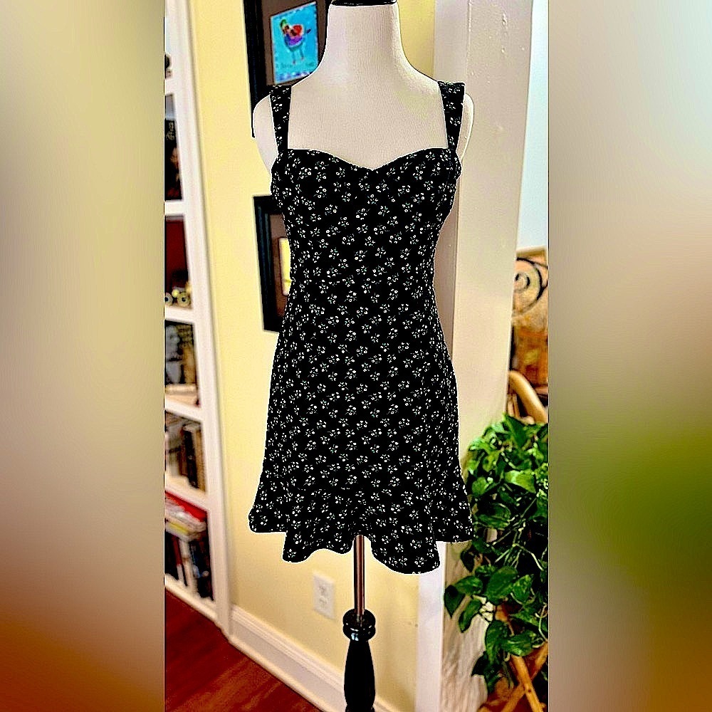 Hutch Dress Black Mini Floral Seamed Bust Sweetheart Neckline Sleeveless SZ: S
